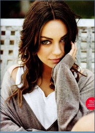 Mila Kunis - Photo