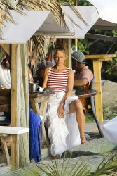 Uma Thurman - Photo